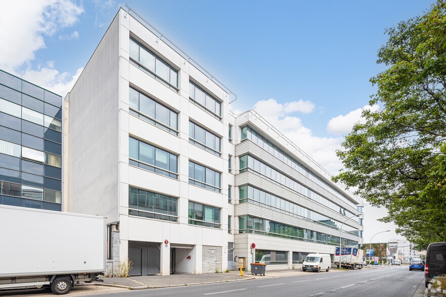 1 Avenue Du Stade De France, Saint-Denis à louer - Photo de l’immeuble – Image 2 sur 3