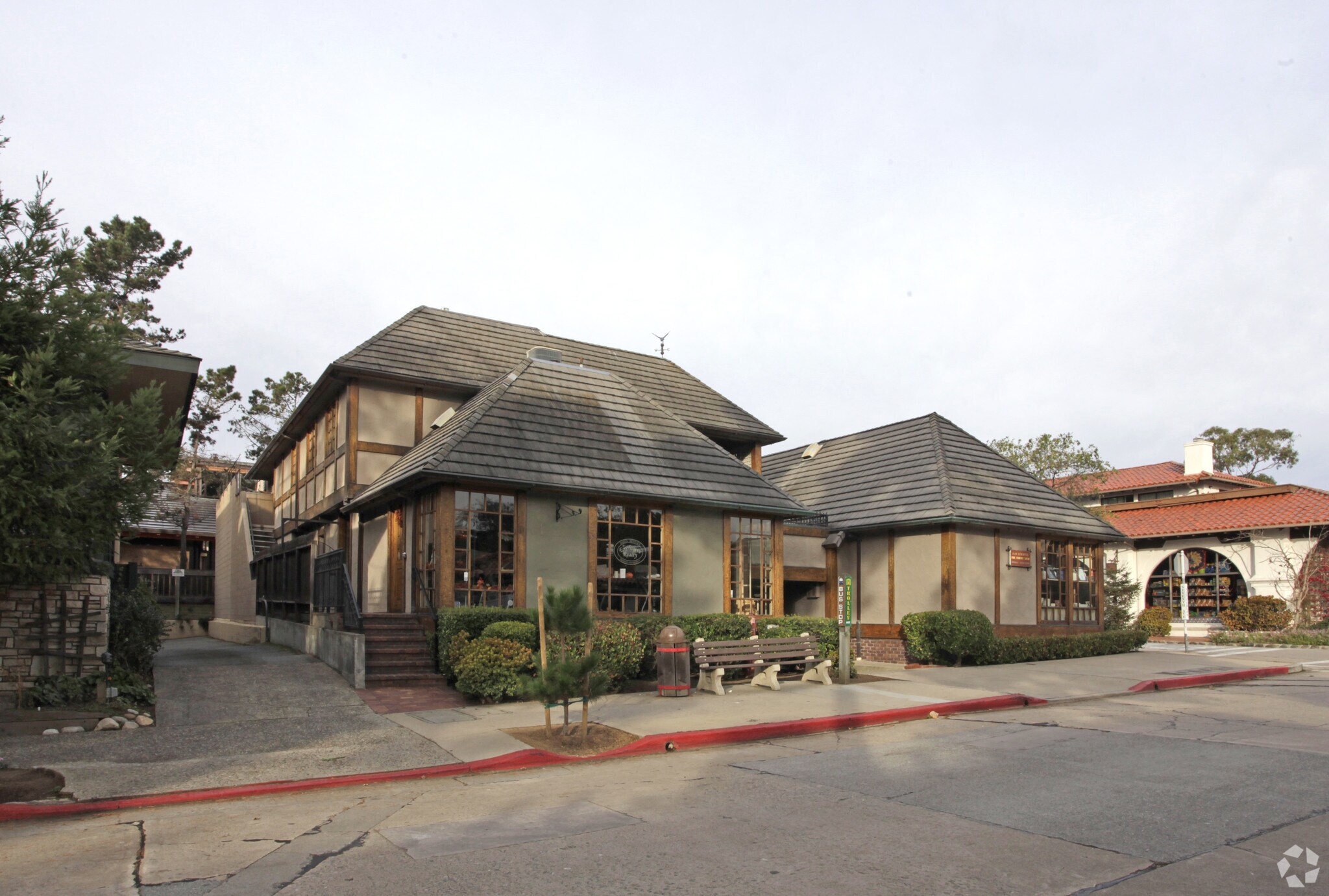 San Carlos St, Carmel, CA à louer Photo principale– Image 1 sur 15