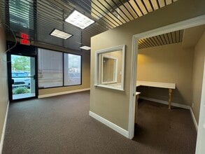 1417 N Semoran Blvd, Orlando, FL à louer Photo intérieure– Image 1 sur 5