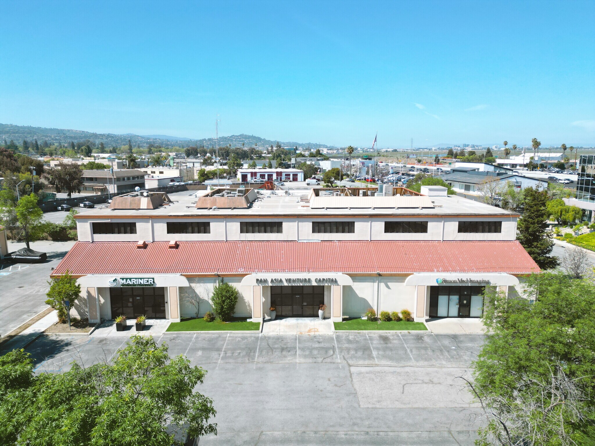 345 Convention Way, Redwood City, CA à louer Photo principale– Image 1 sur 10