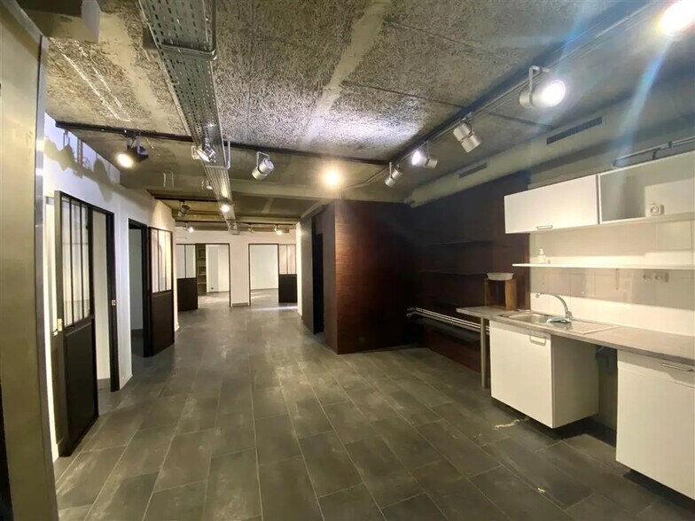 Bureau dans Paris à louer - Photo de l’immeuble – Image 3 sur 9