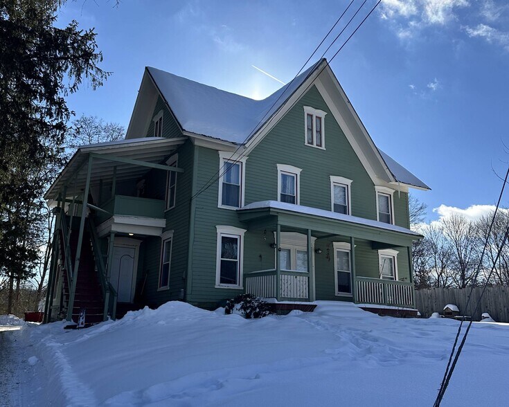 16 Elm St, Norwich, NY à vendre - Photo de l’immeuble – Image 2 sur 45