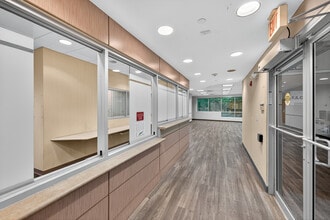 205 Belle Mead Rd, South Setauket, NY à louer Photo intérieure– Image 2 sur 13