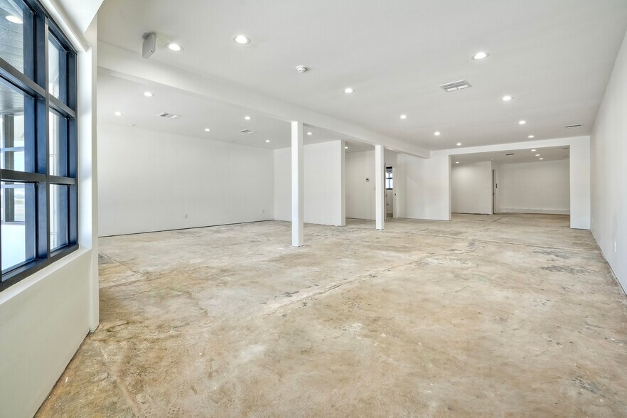 1045 Main St, Ramona, CA à vendre - Photo de l’immeuble – Image 3 sur 47