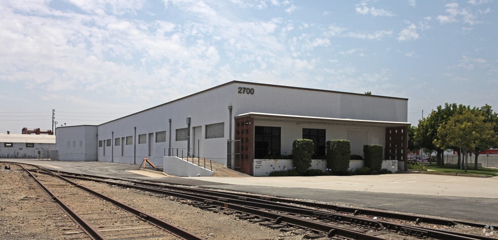 2700 Eastern Ave, Commerce, CA à louer - Photo principale – Image 1 sur 3