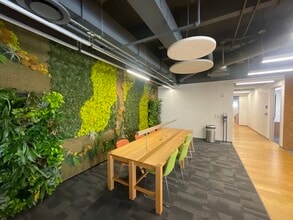 302 Knights Run Ave, Tampa, FL à louer Photo intérieure– Image 2 sur 9