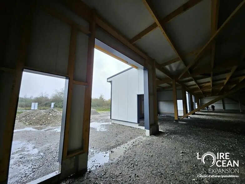 Local d’activités dans Bouaye à louer - Photo de l’immeuble – Image 3 sur 14