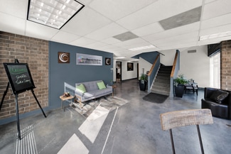 Plus de détails pour 425 E Arrowhead Dr, Charlotte, NC - Bureau à louer