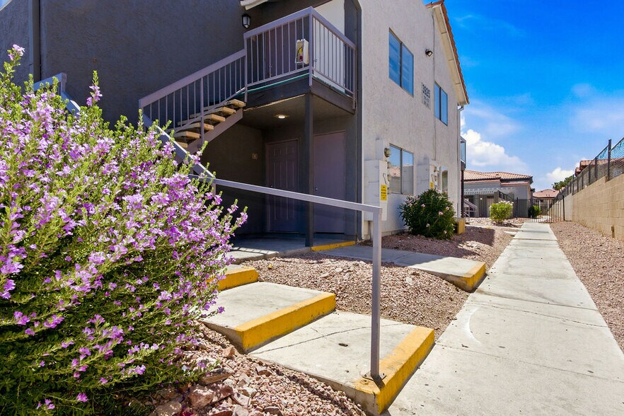 3909-3949 N Nellis Blvd, Las Vegas, NV à vendre - Photo de l’immeuble – Image 3 sur 19