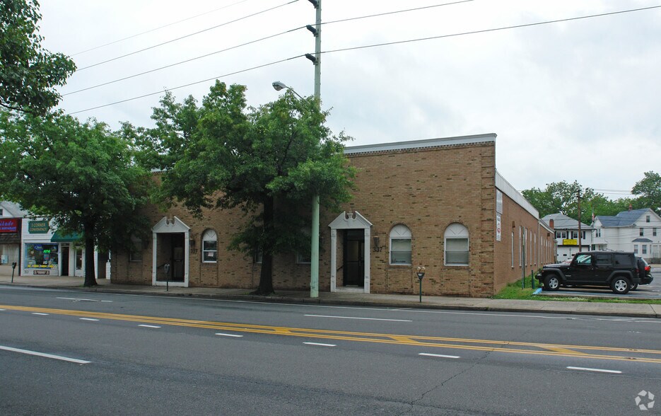 337-343 Merrick Rd, Lynbrook, NY à louer - Photo de l’immeuble – Image 2 sur 3