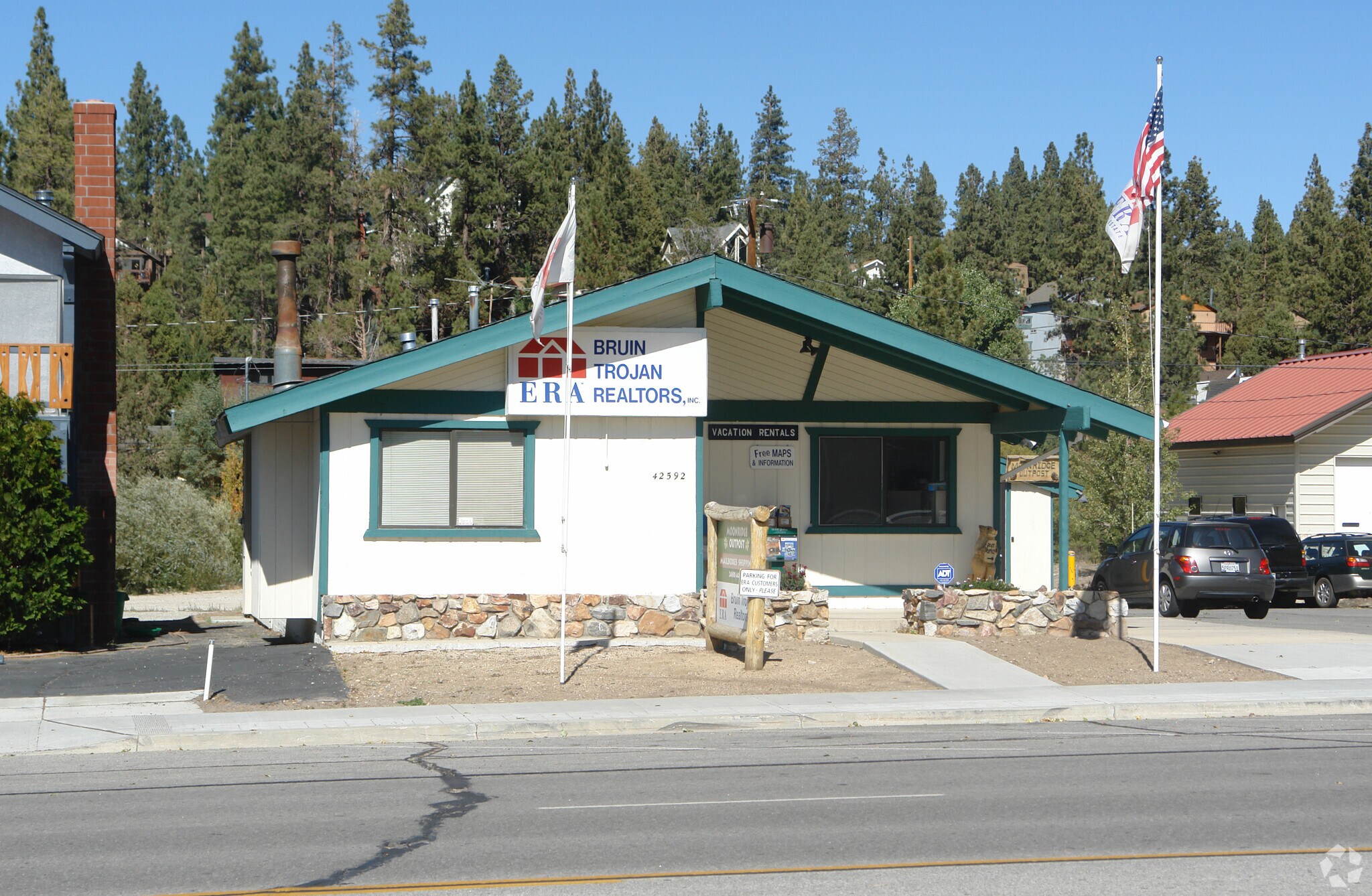 42592 Moonridge Rd, Big Bear Lake, CA à vendre Photo principale– Image 1 sur 3
