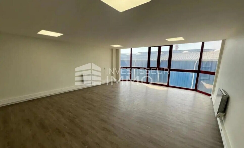 Local d’activités dans Champigny-sur-Marne à louer - Photo intérieure – Image 2 sur 4