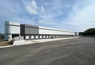 Plus de détails pour 735 Broadway, Malden, MA - Industriel/Logistique à louer