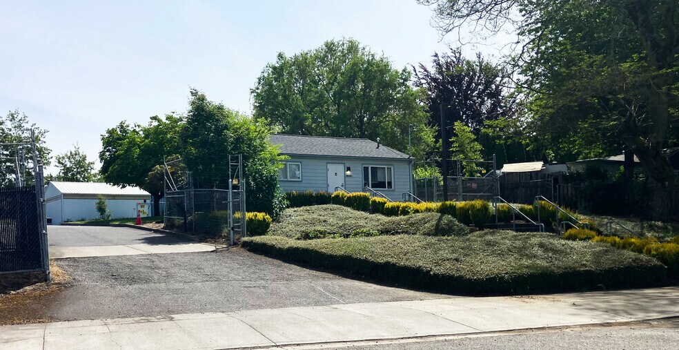 10930 NE Marx St, Portland, OR à vendre - Photo de l’immeuble – Image 1 sur 9