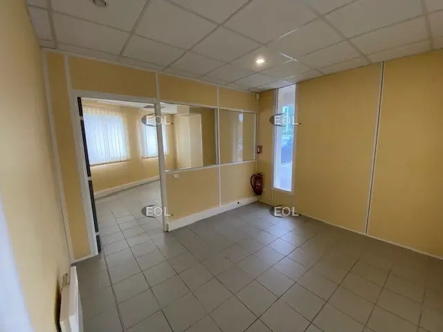 Local d’activités dans Marseille à louer - Photo de l’immeuble – Image 3 sur 7