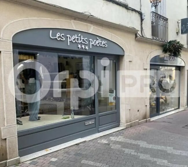 Plus de détails pour Local commercial à louer