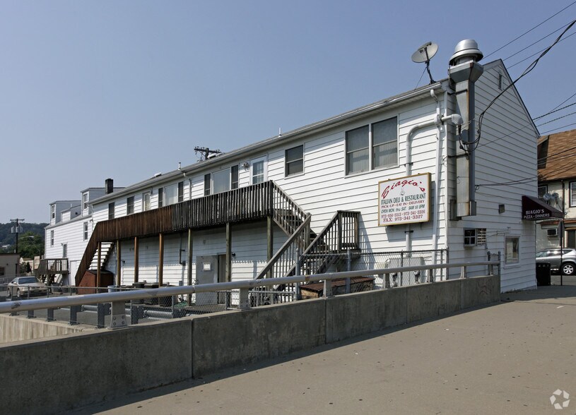 81-85 Berkshire Ave, Paterson, NJ à vendre - Photo de l’immeuble – Image 2 sur 11