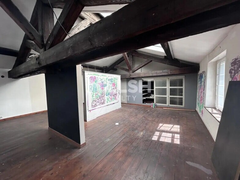 Local commercial dans Caluire-et-Cuire à vendre - Photo de l’immeuble – Image 1 sur 9