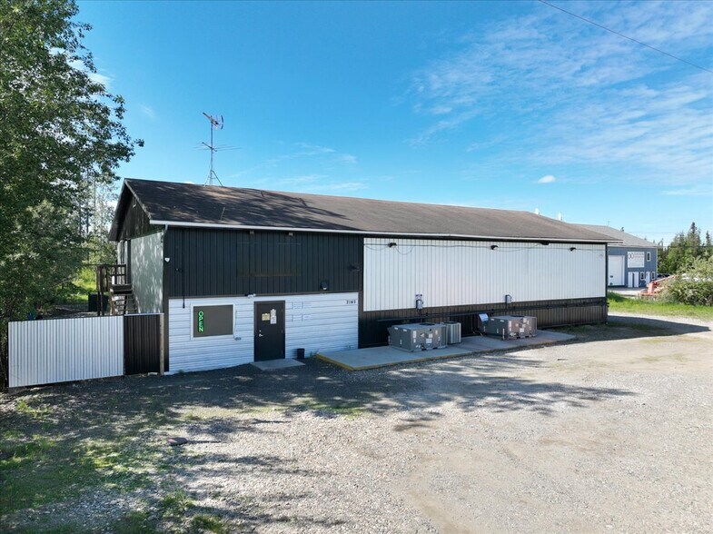 2145 Richardson Hwy, North Pole, AK à vendre - Photo de l’immeuble – Image 2 sur 24
