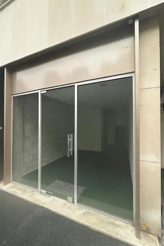 Local commercial dans Paris à louer Photo de l’immeuble– Image 1 sur 5