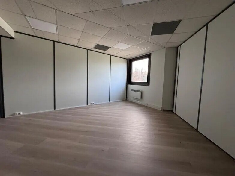 Bureau dans Rosny-sous-Bois à louer - Photo intérieure – Image 3 sur 12