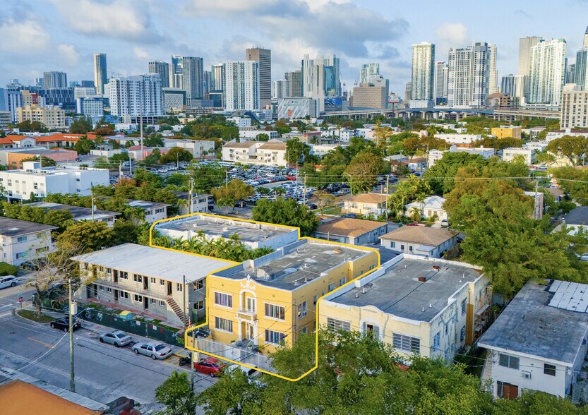 16-Units: 720 SW 5 ST + 527 SW 7 CT portefeuille de 2 biens à vendre sur LoopNet.fr - Photo de l’immeuble – Image 2 sur 22