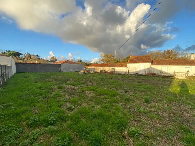 Terrain dans Saint-Hilaire-de-Chaléons à vendre - Photo de l’immeuble – Image 2 sur 3