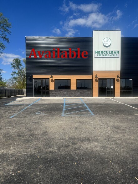 8215 US 31, Indianapolis, IN à louer - Photo de l’immeuble – Image 1 sur 4