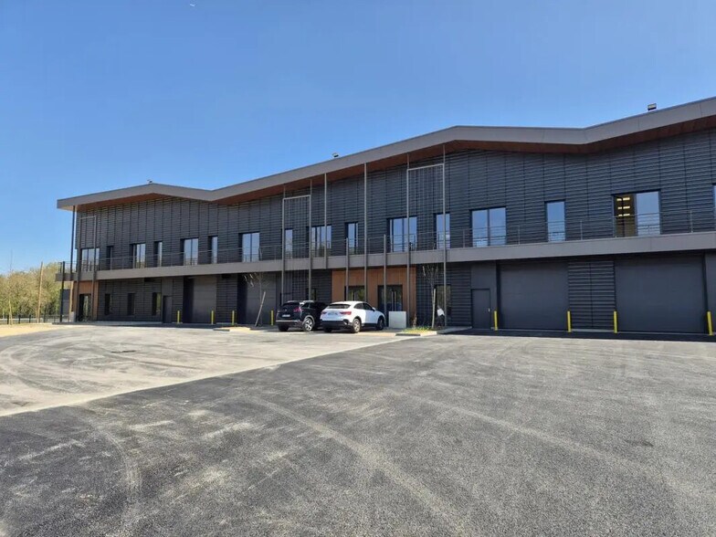 Industriel/Logistique dans Coupvray à louer - Photo de l’immeuble – Image 2 sur 9