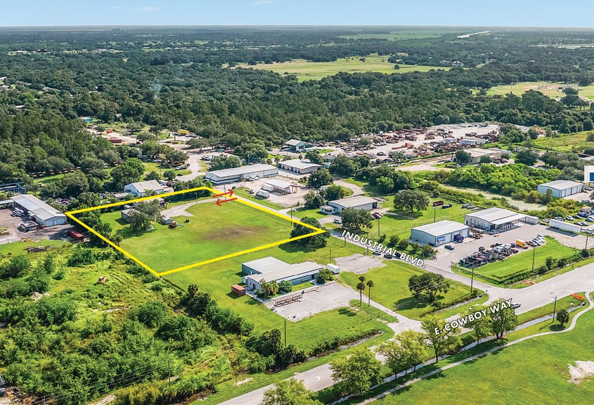 910 Industrial Blvd, LaBelle, FL à vendre - Aérien – Image 1 sur 10