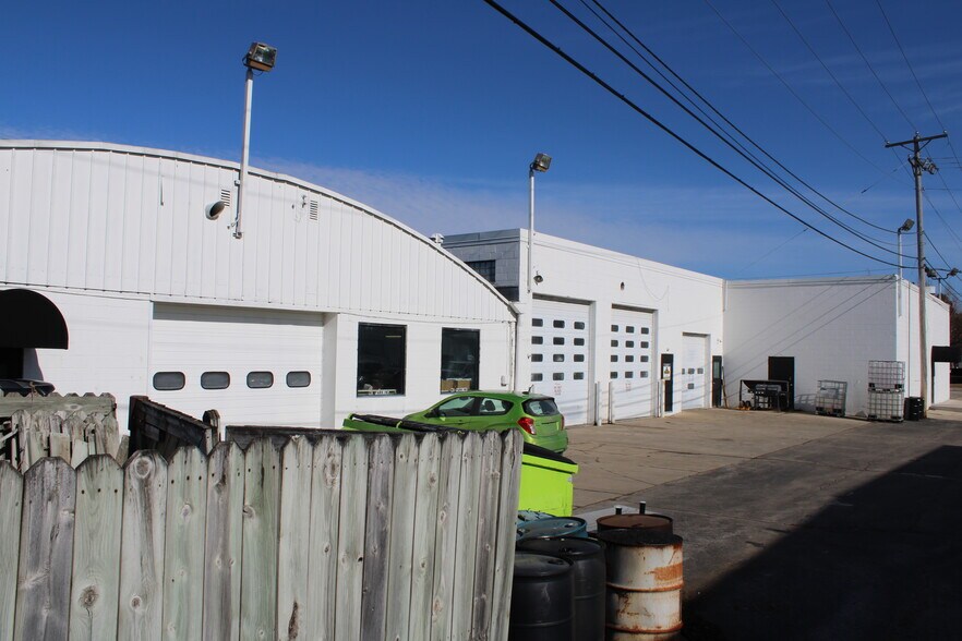 24 E Scott St, Fond Du Lac, WI à louer - Photo de l’immeuble – Image 2 sur 6