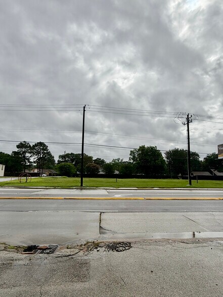 5901 Red Bluff Rd, Pasadena, TX à vendre - Photo de l’immeuble – Image 2 sur 11