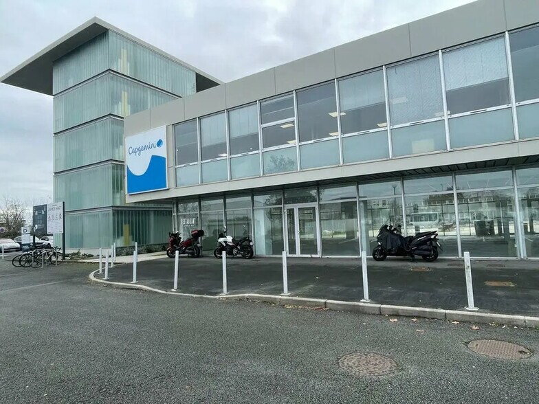 Bureaux/Local commercial dans Mérignac à louer - Photo de l’immeuble – Image 2 sur 6