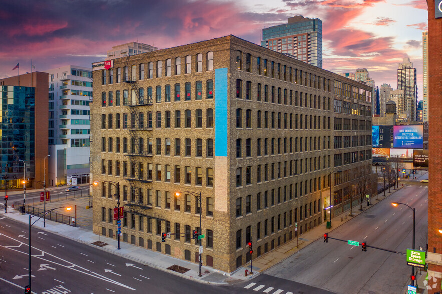 320 W Ohio St, Chicago, IL à louer - Photo de l’immeuble – Image 1 sur 20