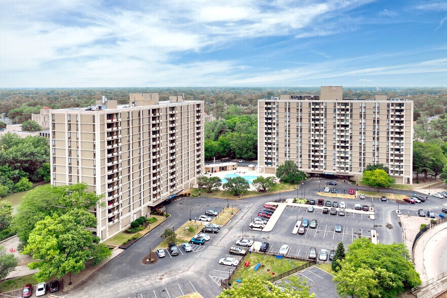 101 Three Rivers N, Fort Wayne, IN à louer - Photo principale – Image 1 sur 40