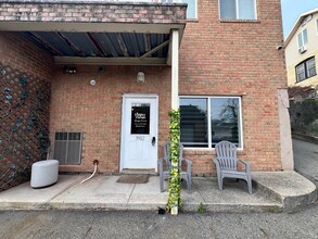 3902-3906 Amboy Rd, Staten Island, NY à louer Photo de l’immeuble– Image 2 sur 17
