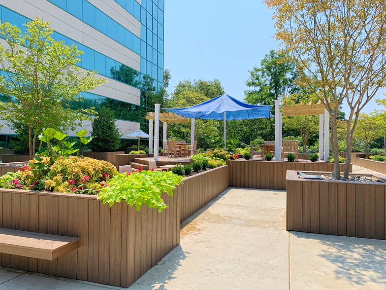 5285 Shawnee Rd, Alexandria, VA à louer - Photo de l’immeuble – Image 3 sur 24
