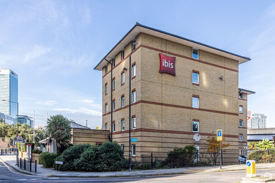 1 Baffin, Off Preston Road Way, Londres à vendre - Photo de l’immeuble – Image 3 sur 7