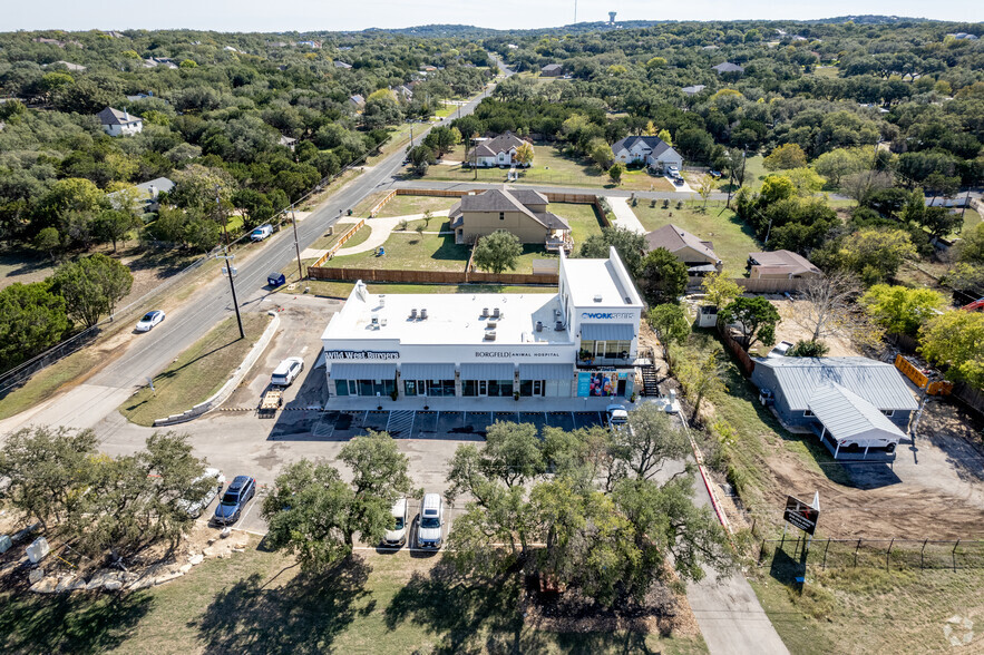 1304 W Borgfeld Dr, San Antonio, TX à louer - Photo de l’immeuble – Image 2 sur 10