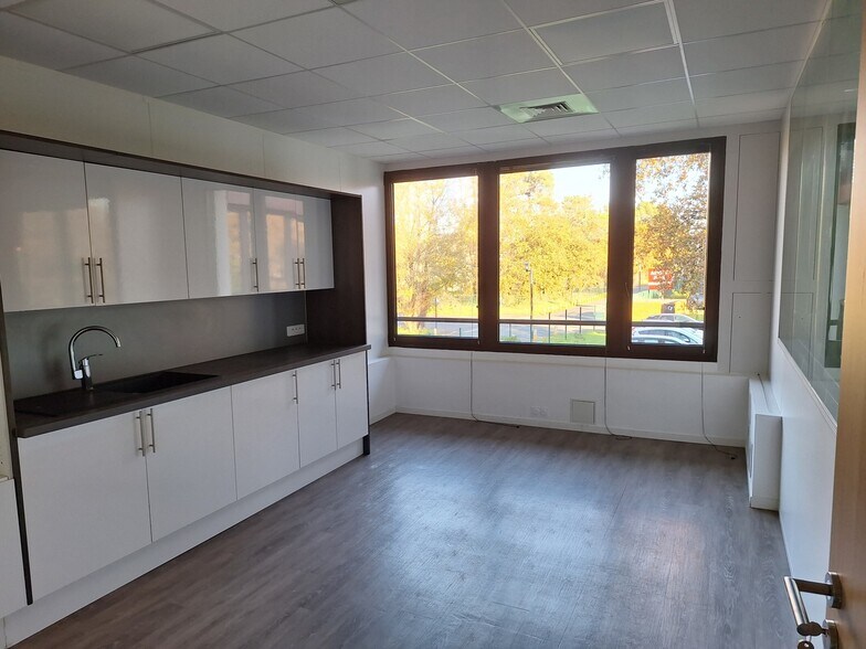 26-36 Avenue Ariane, Mérignac à louer - Photo de l’immeuble – Image 2 sur 9