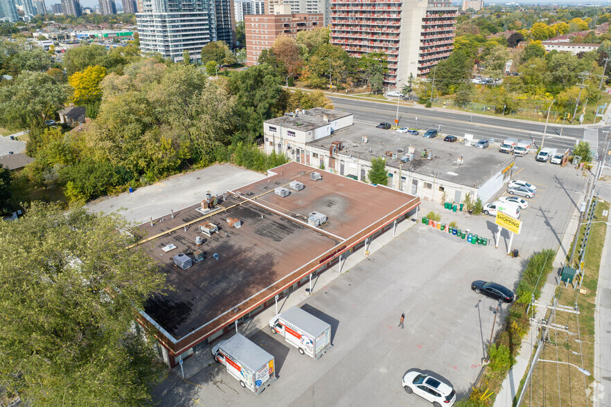 1800 Pharmacy Ave, Toronto, ON à louer - Photo de l’immeuble – Image 2 sur 5