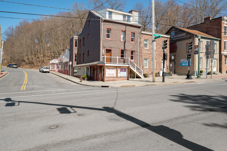 377 Congress St, Troy, NY à louer - Photo de l’immeuble – Image 3 sur 16