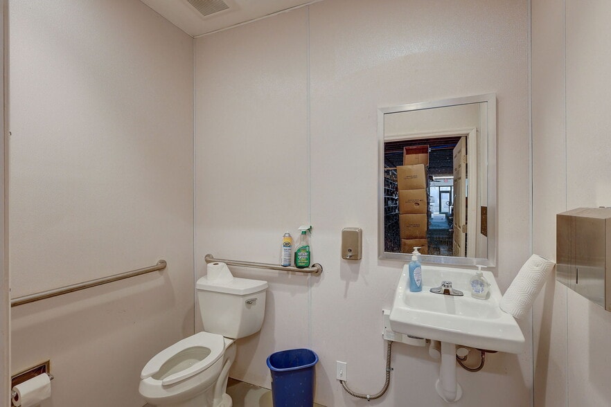 519 Delaware Ave, Fort Pierce, FL à vendre - Photo intérieure – Image 3 sur 27