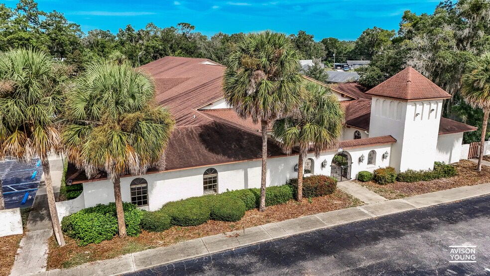 5431 E Silver Springs Blvd, Silver Springs, FL à louer - Photo de l’immeuble – Image 3 sur 76