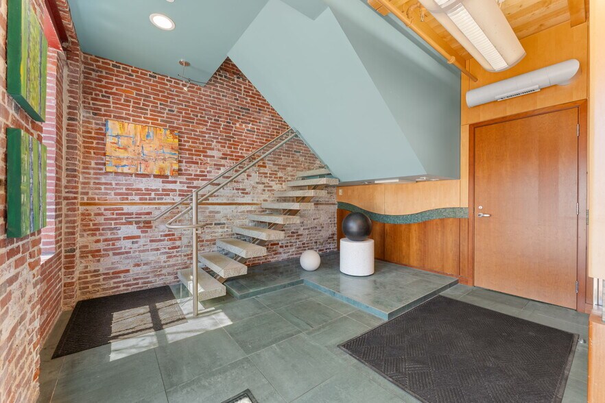 40R Merrimac St, Newburyport, MA à louer - Hall d’entrée – Image 3 sur 8