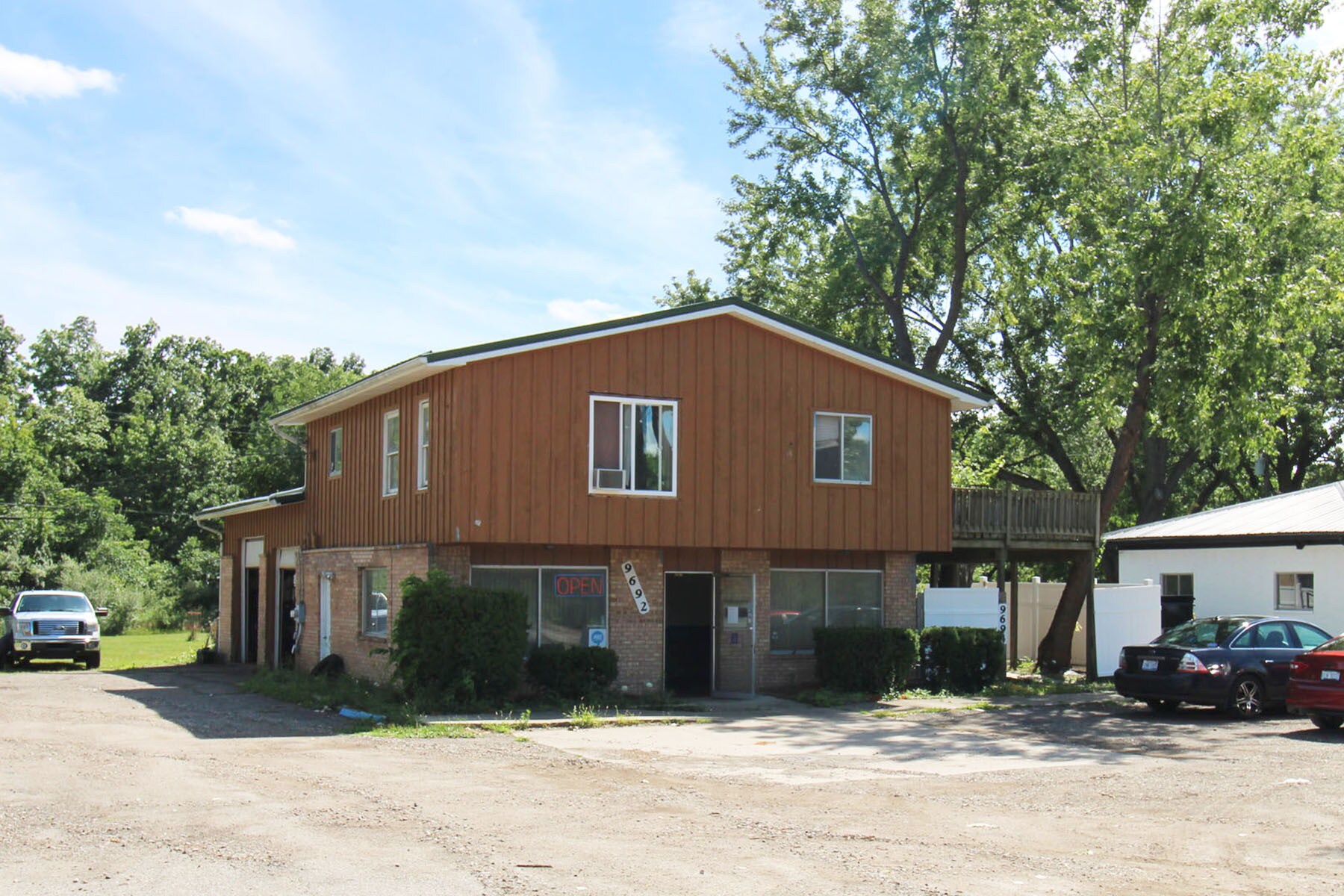 9692-9694 E M-36, Whitmore Lake, MI à vendre Photo principale– Image 1 sur 2