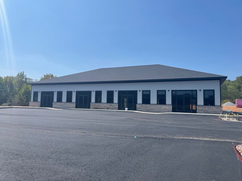 132 Merchants Blvd blvd, Clarksville, TN à louer - Photo de l’immeuble – Image 3 sur 10