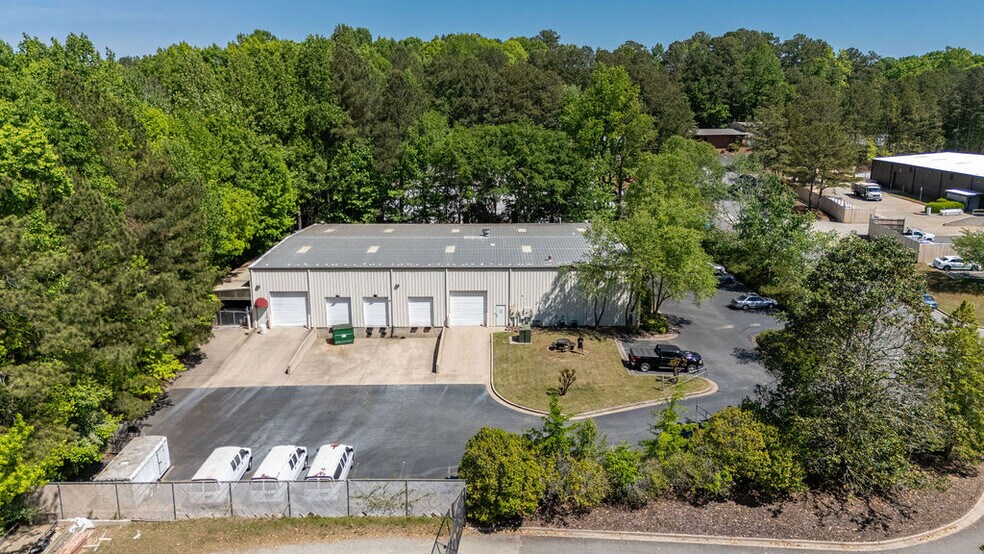9350 Industrial Ter, Alpharetta, GA à vendre - Photo de l’immeuble – Image 1 sur 13