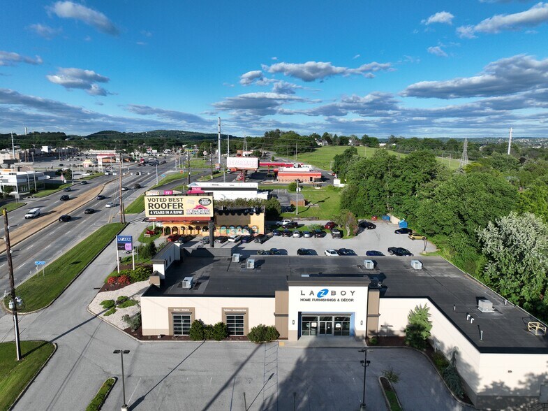 728 Loucks Rd, York, PA à vendre - Photo de l’immeuble – Image 1 sur 10