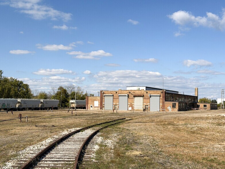 5000 S Whitnall Ave, Cudahy, WI à vendre - Photo de l’immeuble – Image 3 sur 8